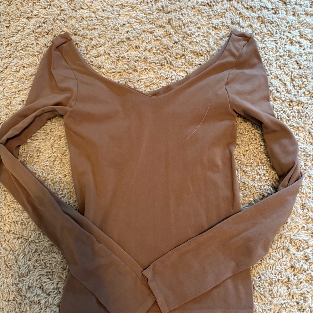 Women's Long Sleeve Scoop Neck Top - Brown